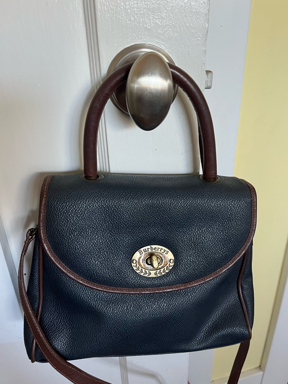Vintage Burberry - Navy with Brown Trim Leather Shoulder bag - Picture 5 of 5